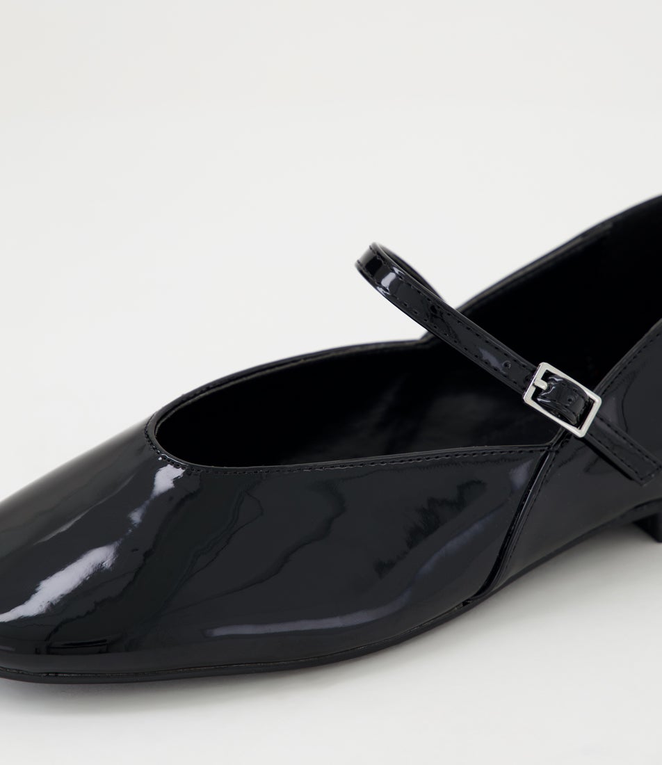 Djani Black Patent Pu Flat Shoes