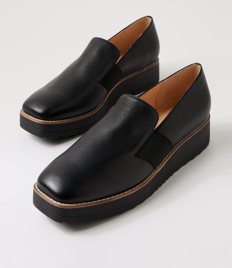 Dixi Black Leather Flat Shoes