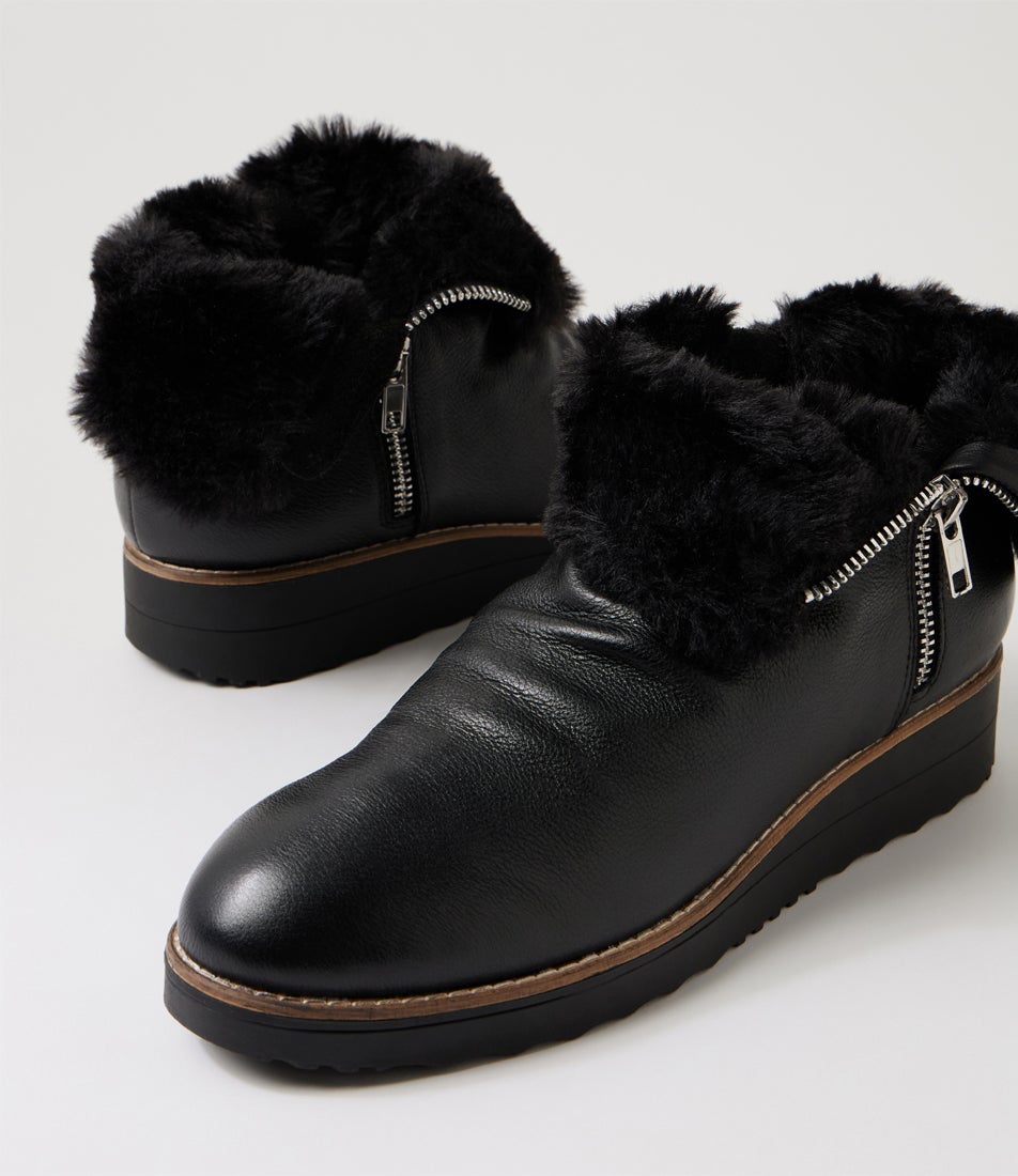 Omage Black Leather Ankle Boots