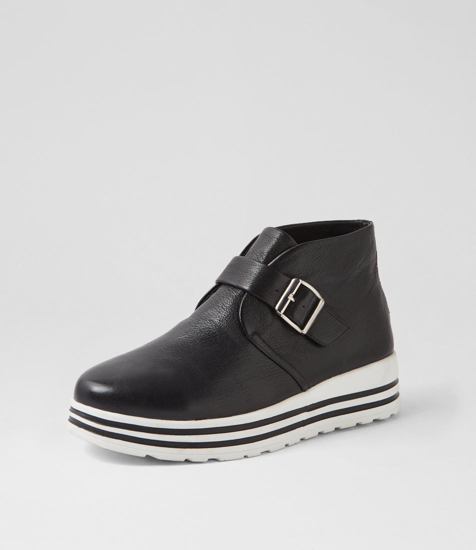 Vumba Xf Black Leather Ankle Boots