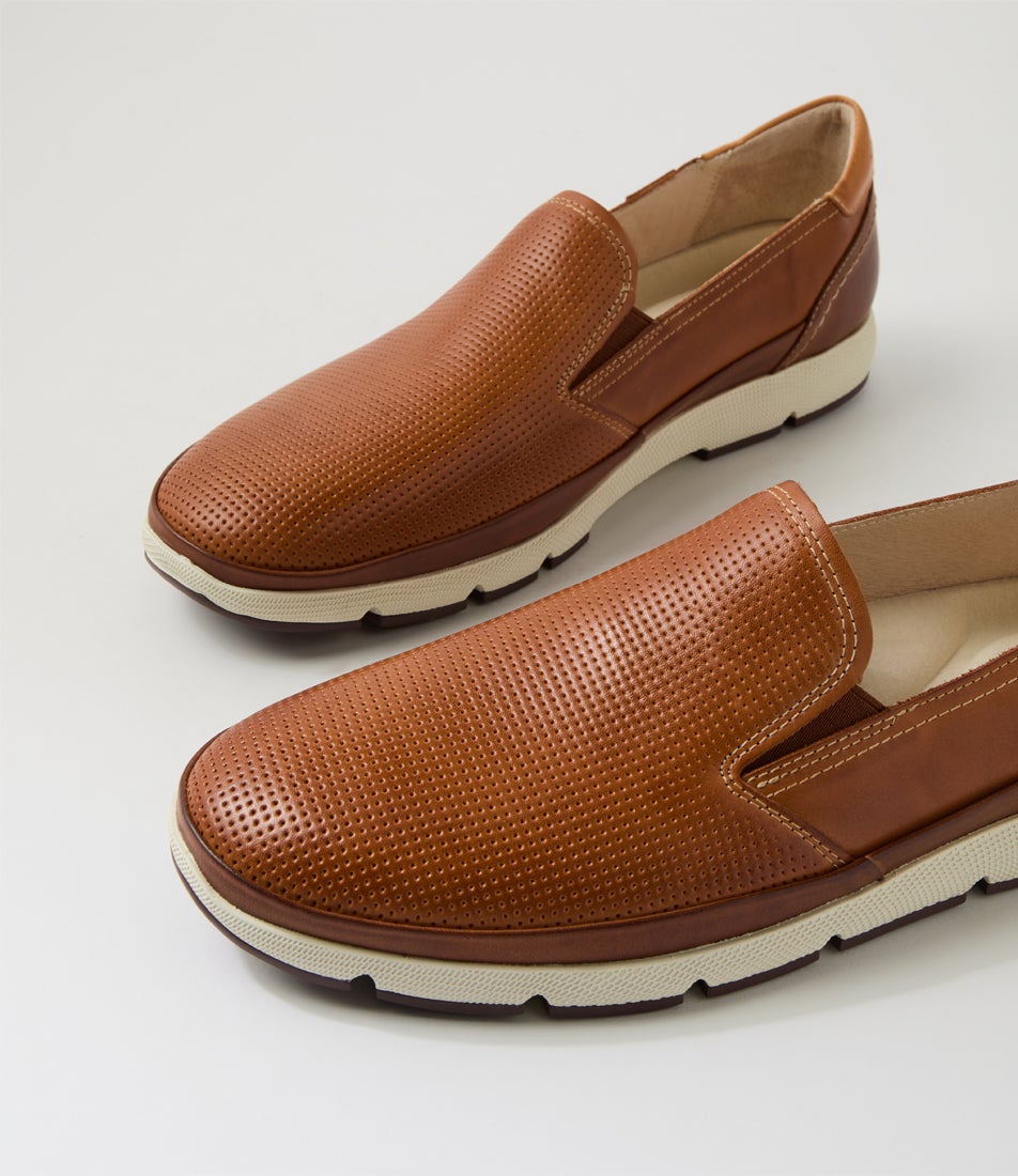 Fuencarral 21 Brandy Leather Flat Shoes