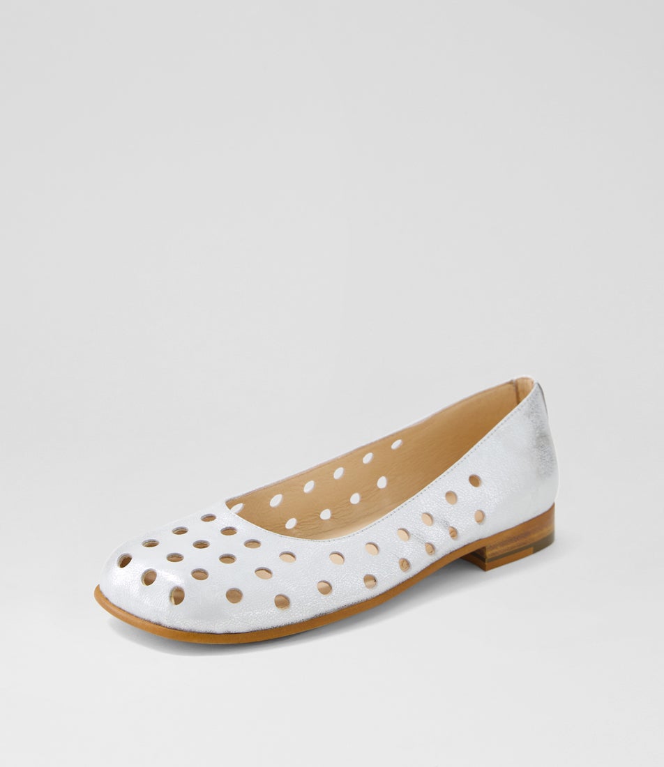 Gibons White Silver Leather Ballet Flats