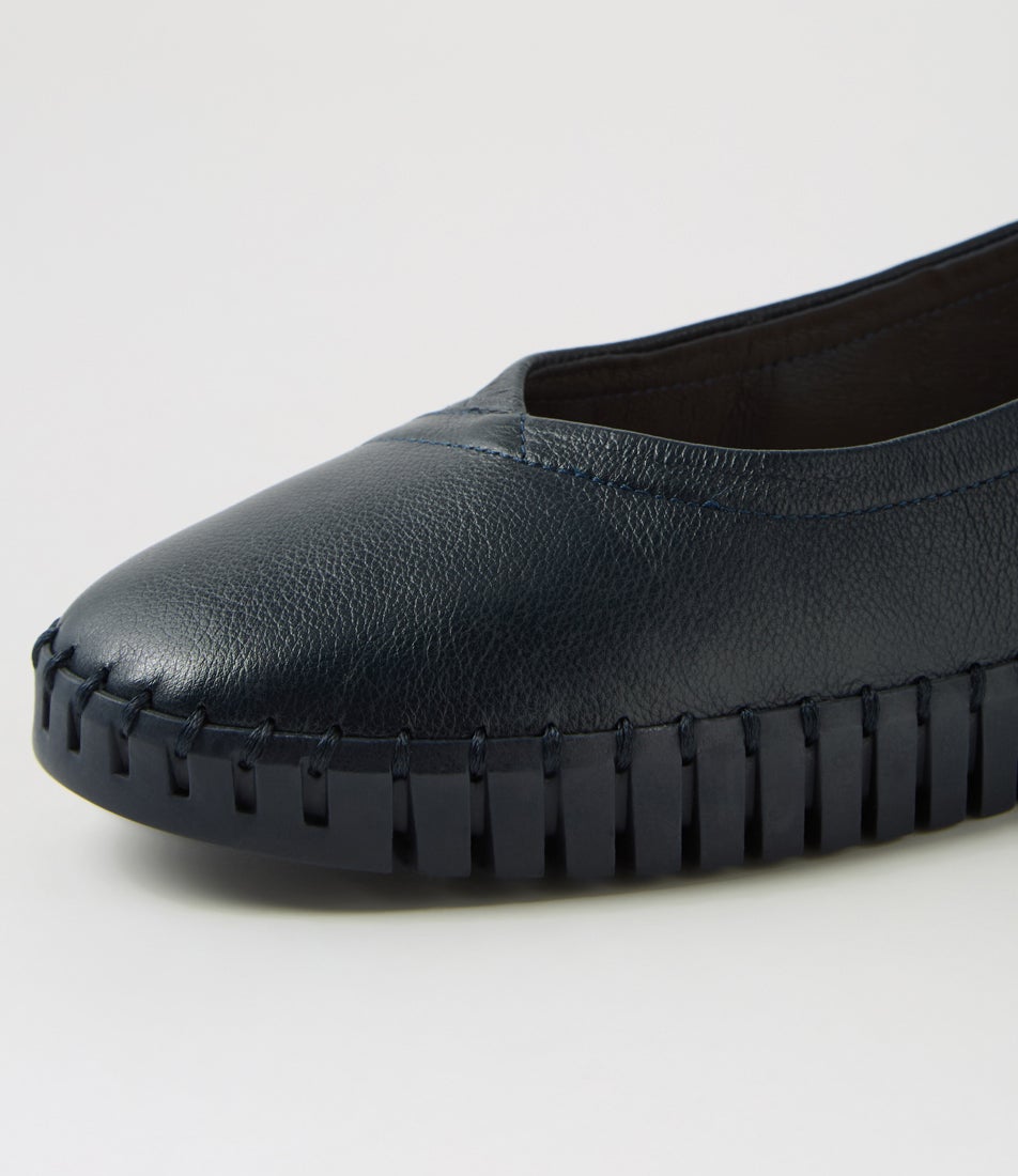 Heaton Navy Leather Sneakers