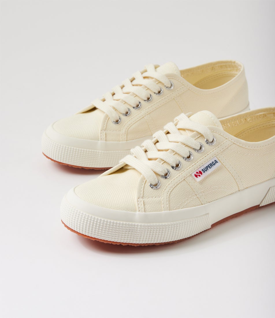 2750 Cotu Classic Beige Canvas Sneakers 2750 Cotu Classic Beige Canvas Sneakers