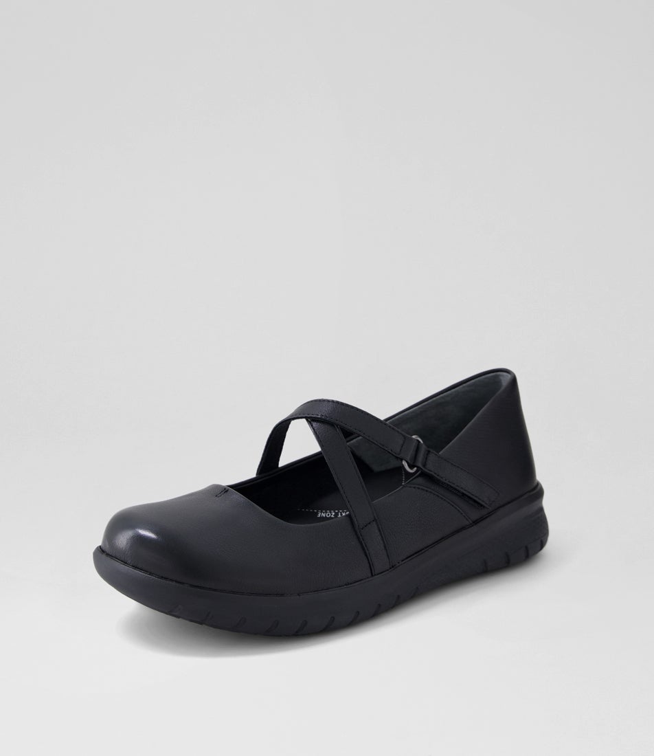 Soffees Xf Black Leather Flat Shoes
