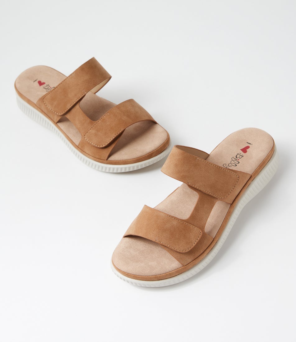 Vertinda Tan Sandals Vertinda Tan Sandals