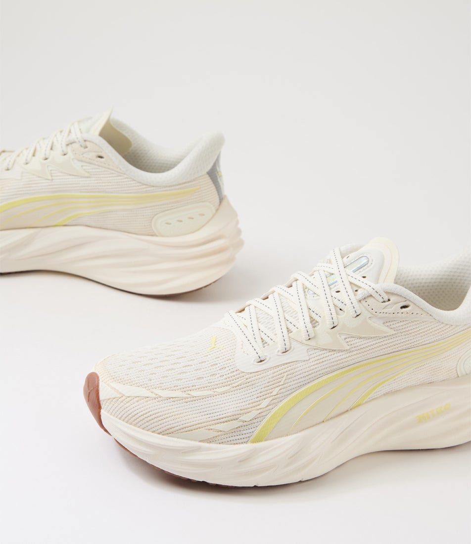 Velocity Nitro 4 W Warm White Gold Moon Fabric Sneakers