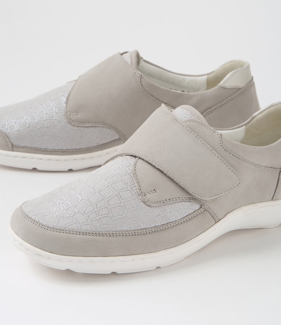 Henni 31 Stein Silber Leather Flat Shoes