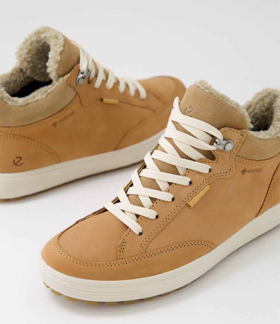 Soft 7 Tred W Cashmere Nubuck Sneakers