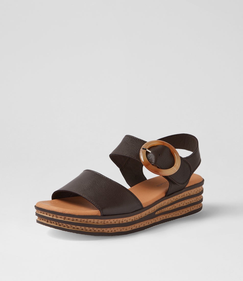 Cubbie Choc Leather Sandals