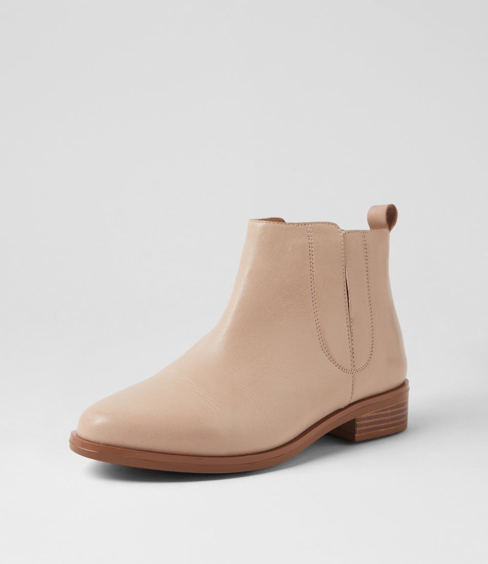 Sayeko Xf Almond Leather Chelsea Boots