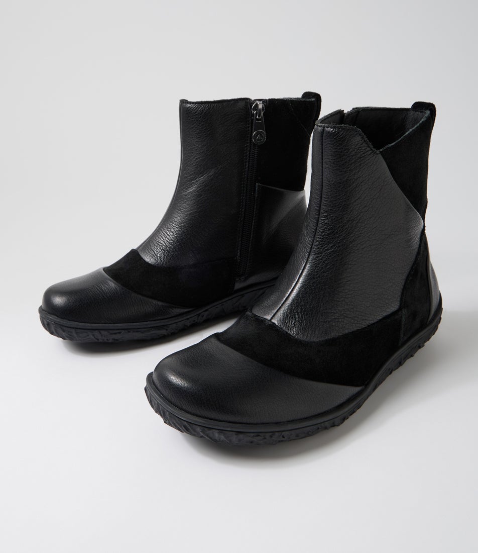 Vienta Black Leather Chelsea Boots Vienta Black Leather Chelsea Boots