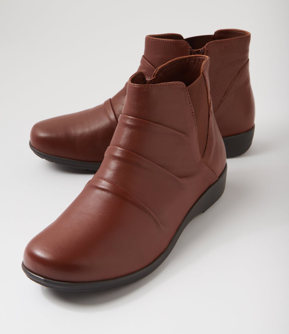 Panka Cognac Leather Elastic Ankle Boots