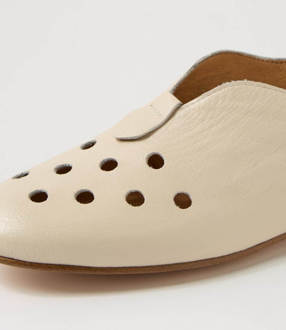 Urae Milk Leather Loafers