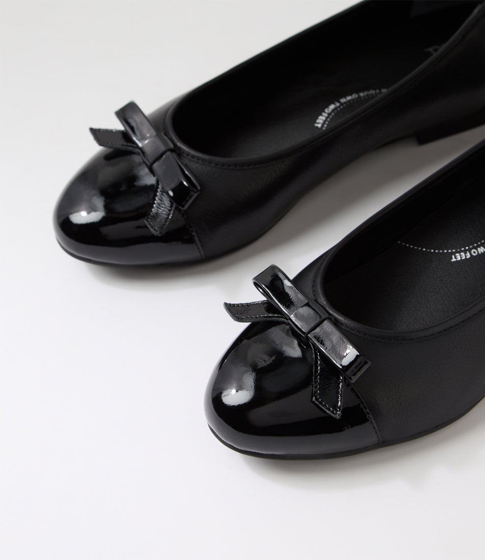 Cellos Xf Black Patent Leather Flat Shoes