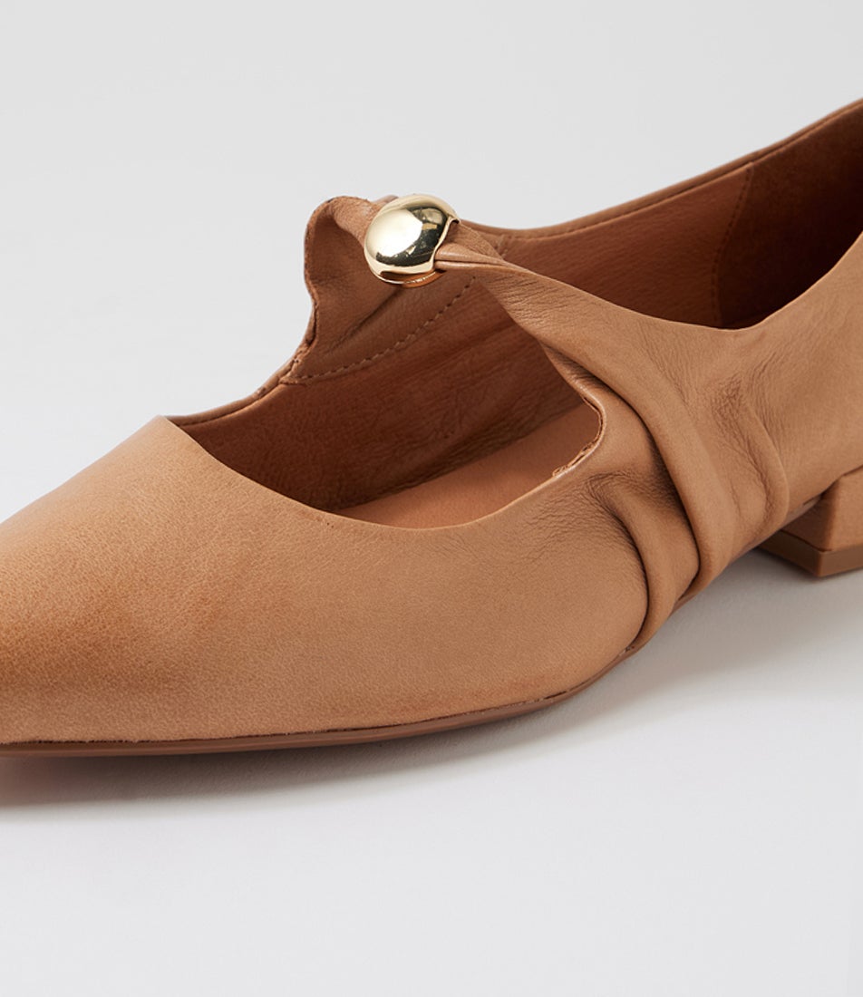 Estrela Cognac Leather Flat Shoes