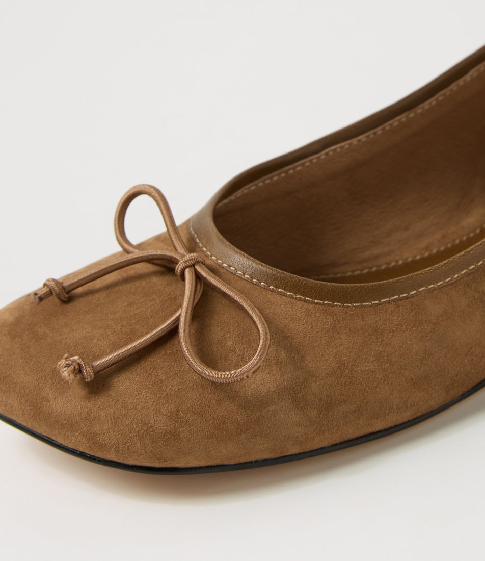 Pirela Peanut Suede Flat Shoes