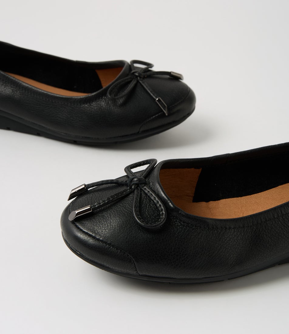 Phillipe Black Leather Flat Shoes