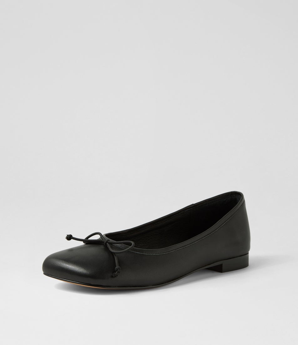 Pirela Black Leather Flat Shoes