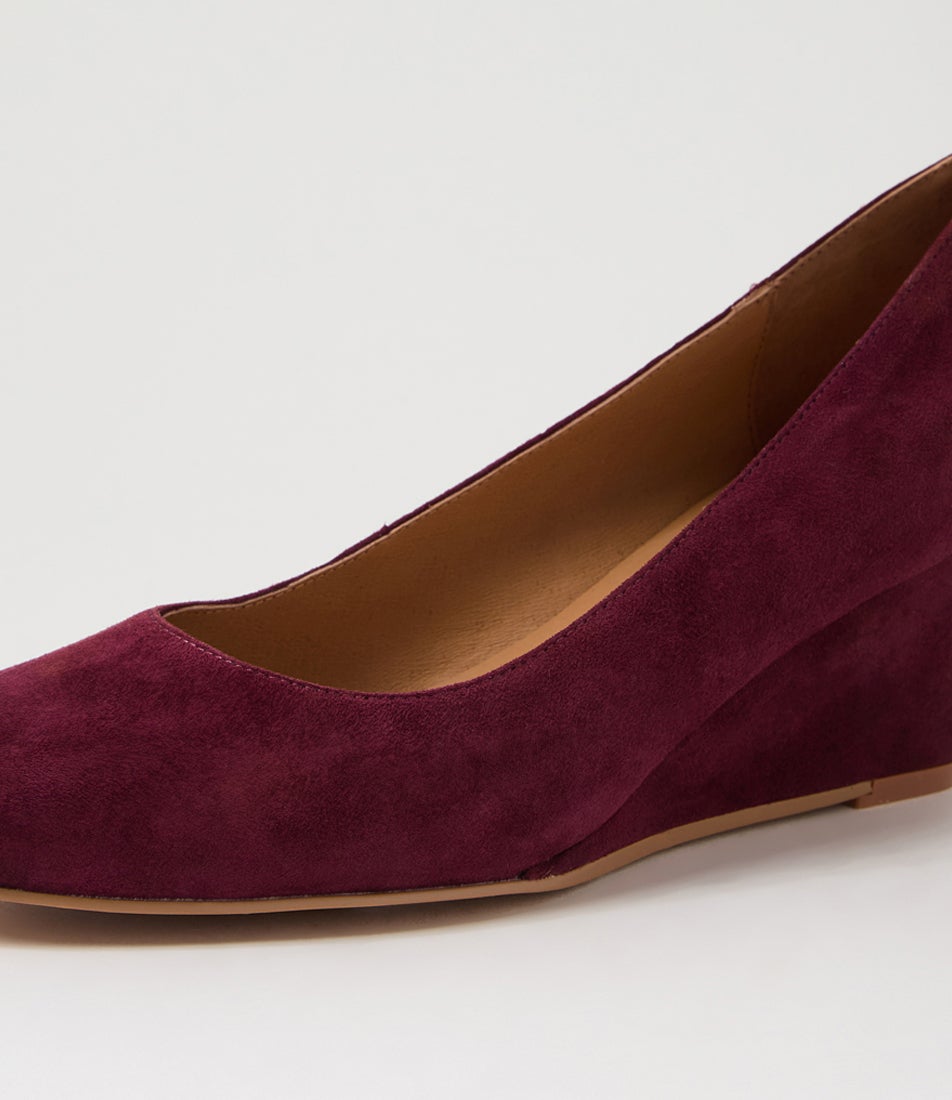Lespie Burgundy Suede Wedges