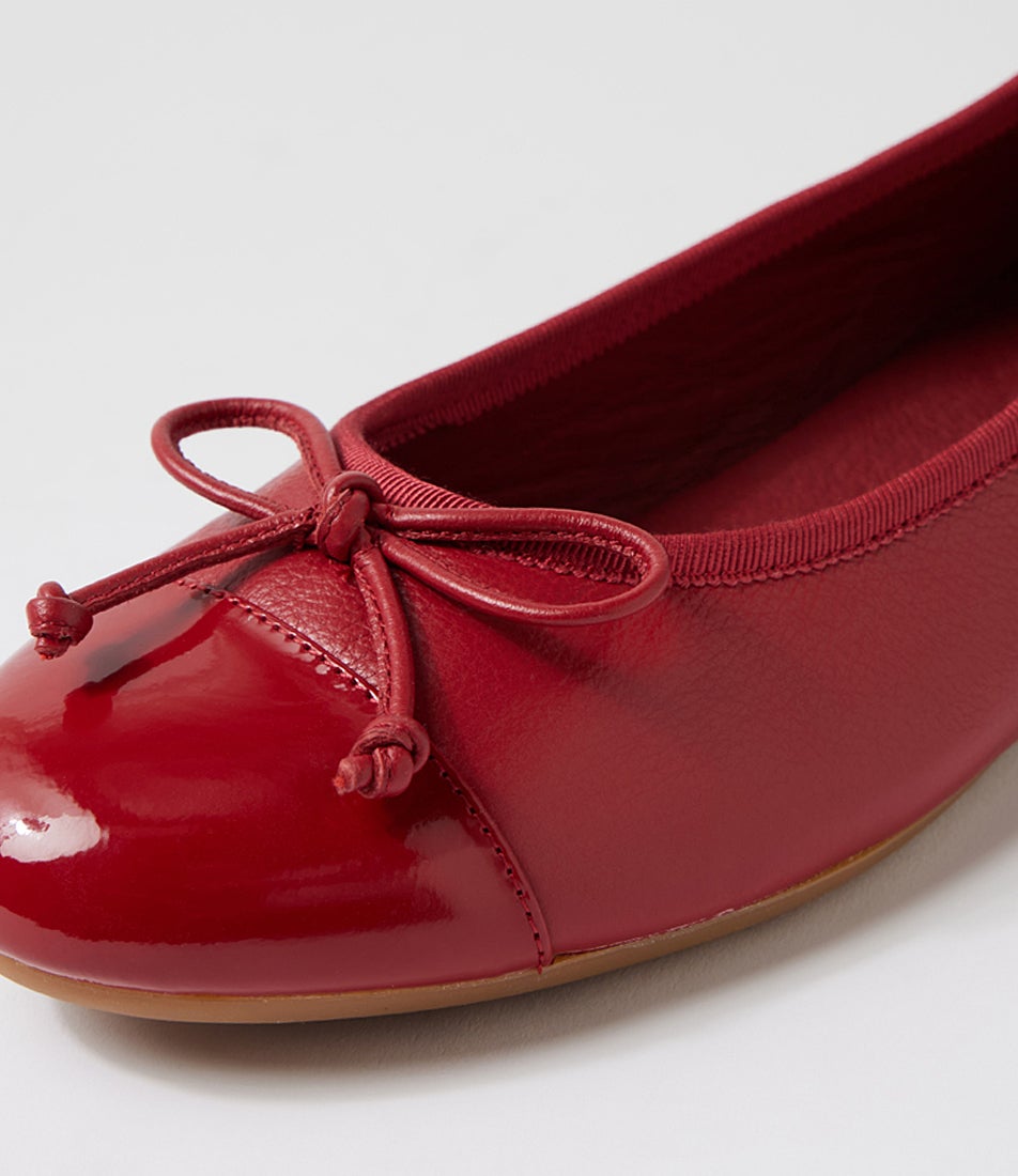 Chaves Dark Red Patent Leather Flat Shoes