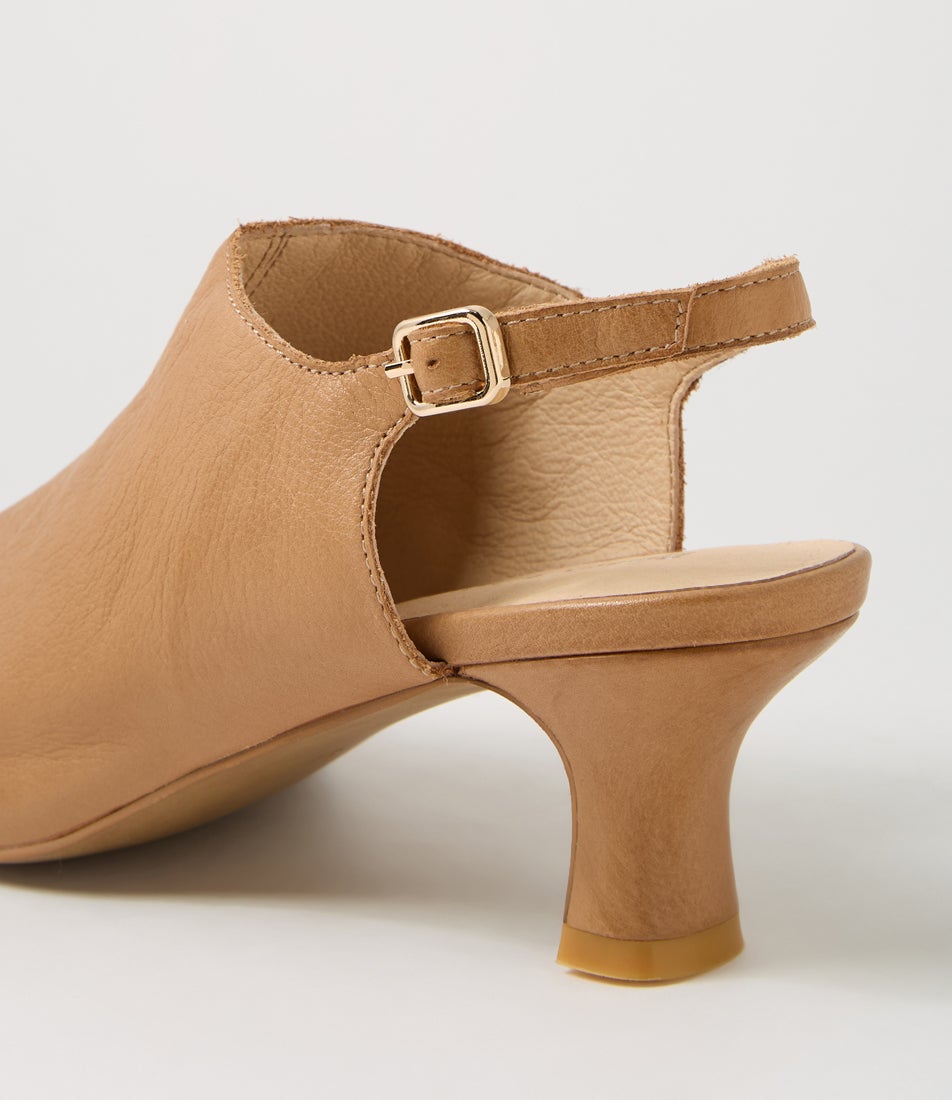 Ushi Tan Leather Sandals