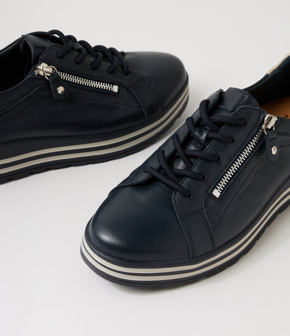 Vamra Xf Navy Almond Leather Sneakers