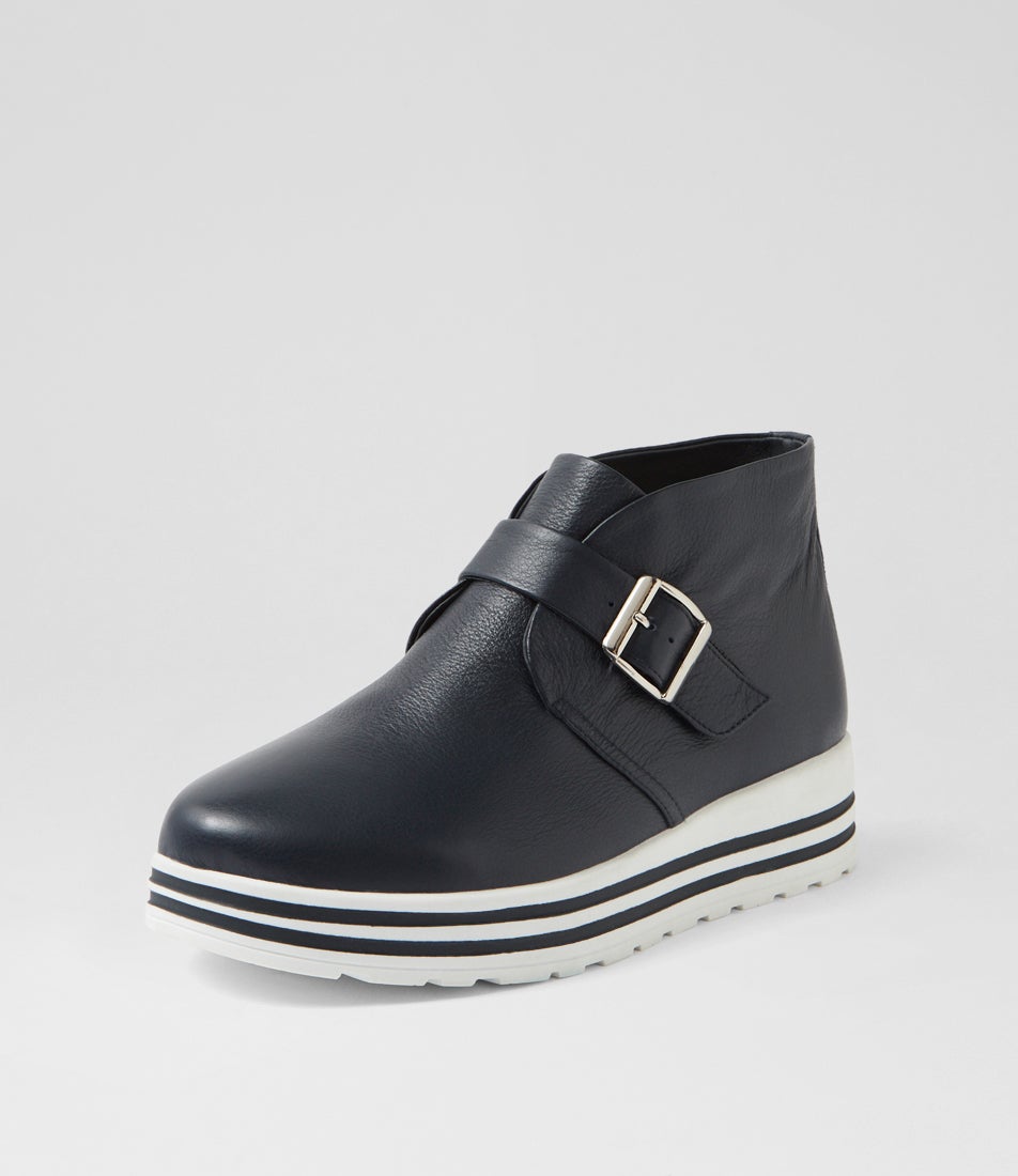 Vumba Xf Navy Leather Ankle Boots