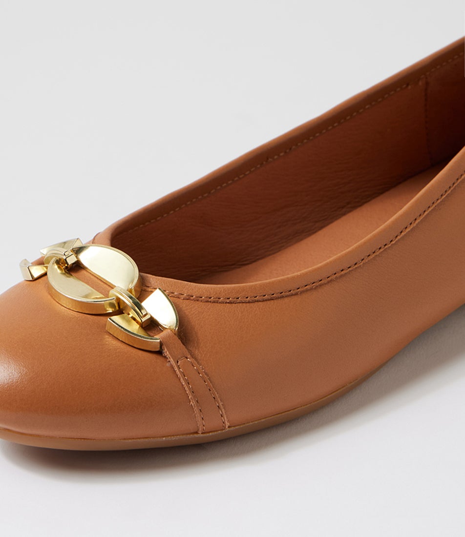 Concha Dark Tan Leather Ballet Flats