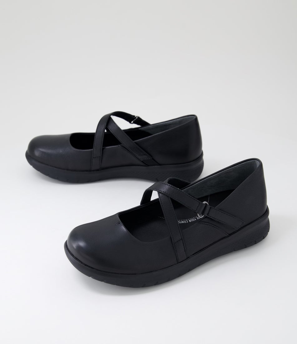 Soffees Xf Black Leather Flat Shoes