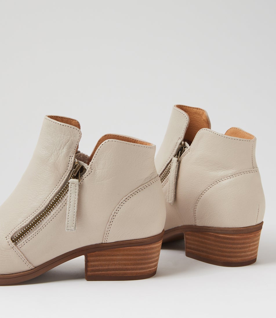 Zoner Almond Natural Leather Ankle Boots