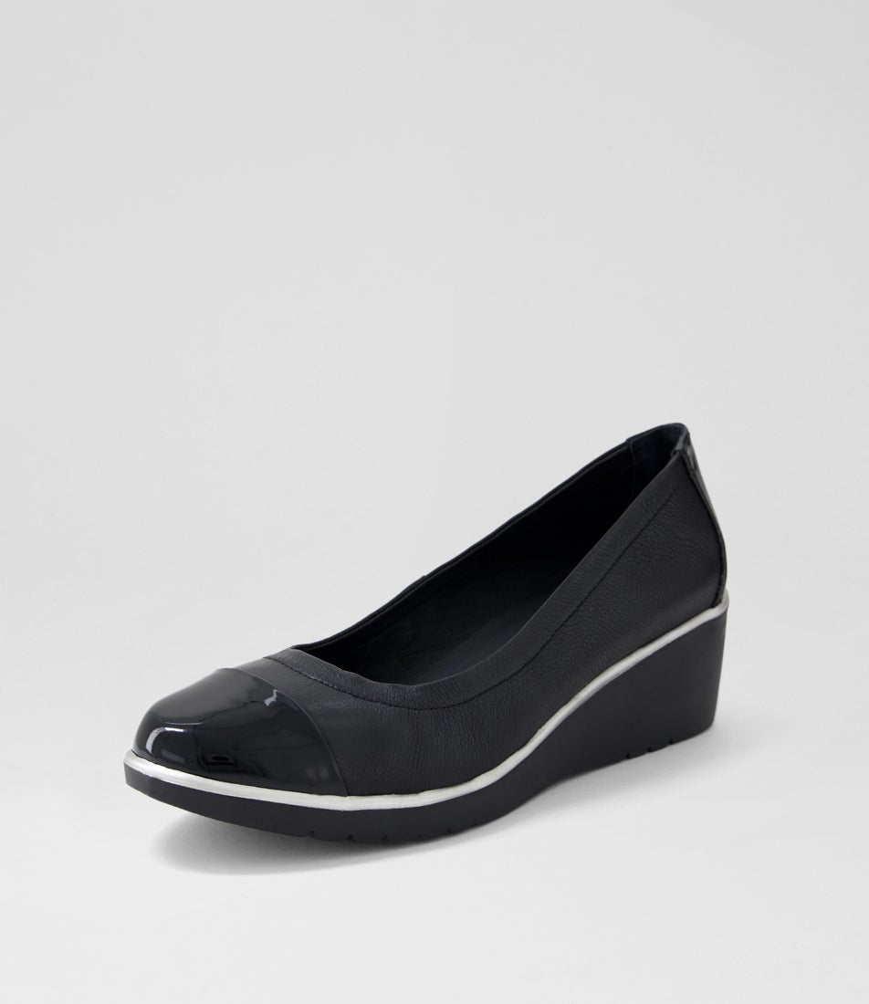 Udaxx Black Patent Leather Wedges
