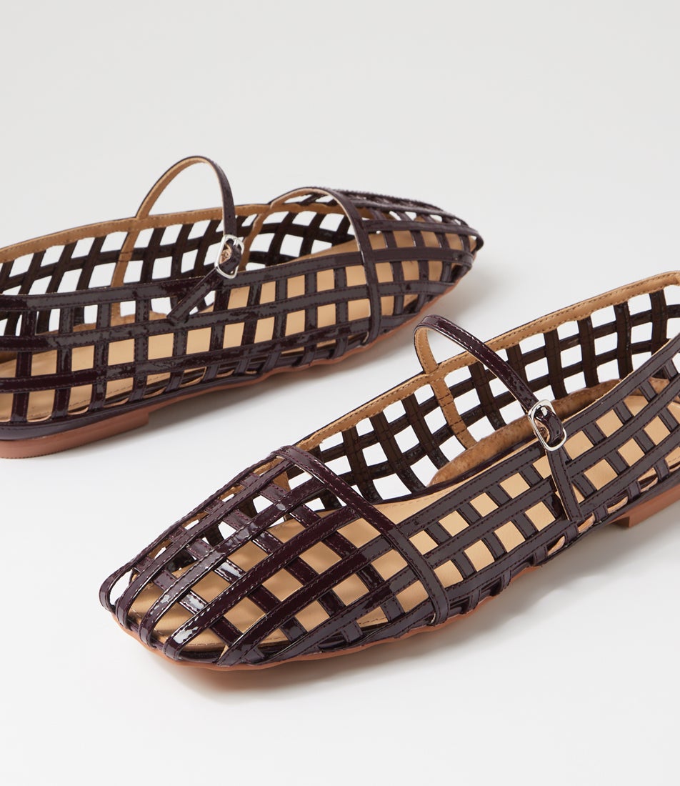 Taints Burgundy Patent Leather Flat Shoes
