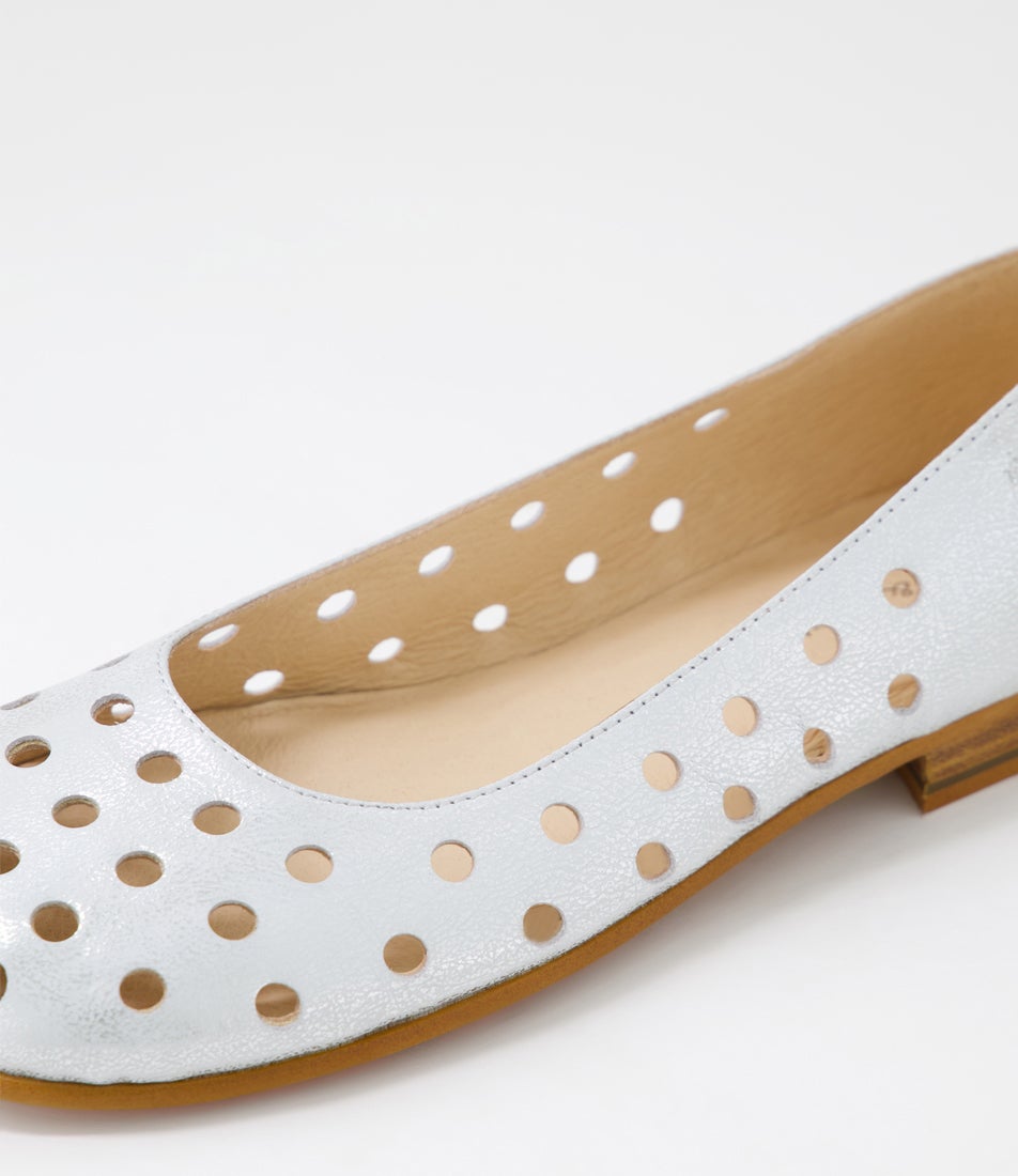 Gibons White Silver Leather Ballet Flats