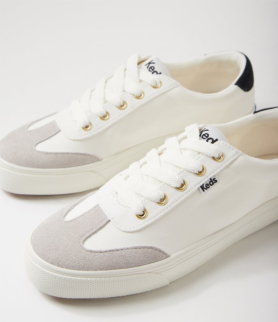 Jump Kick T Cream Black Leather Sneakers
