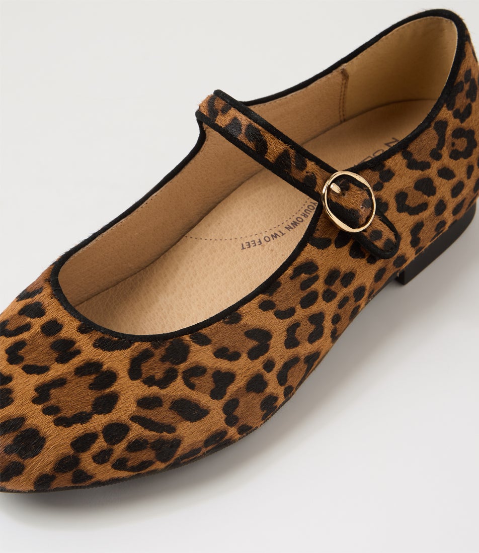 Chimi Xw Mid Tan Leopard Pony Flat Shoes