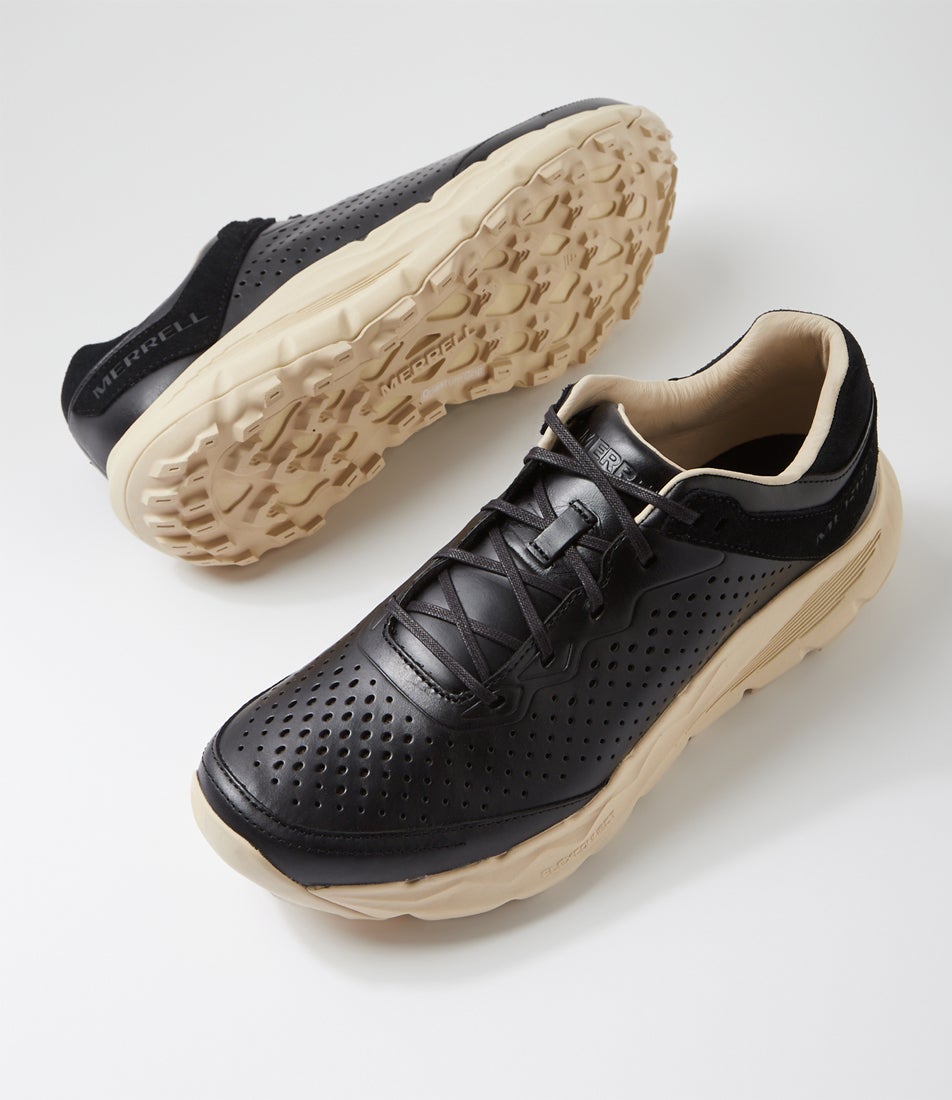 Nova 4 Traveller Lace Black Leather Sneakers