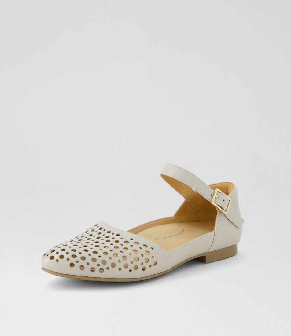 Carrole Xf Almond Leather Flat Shoes