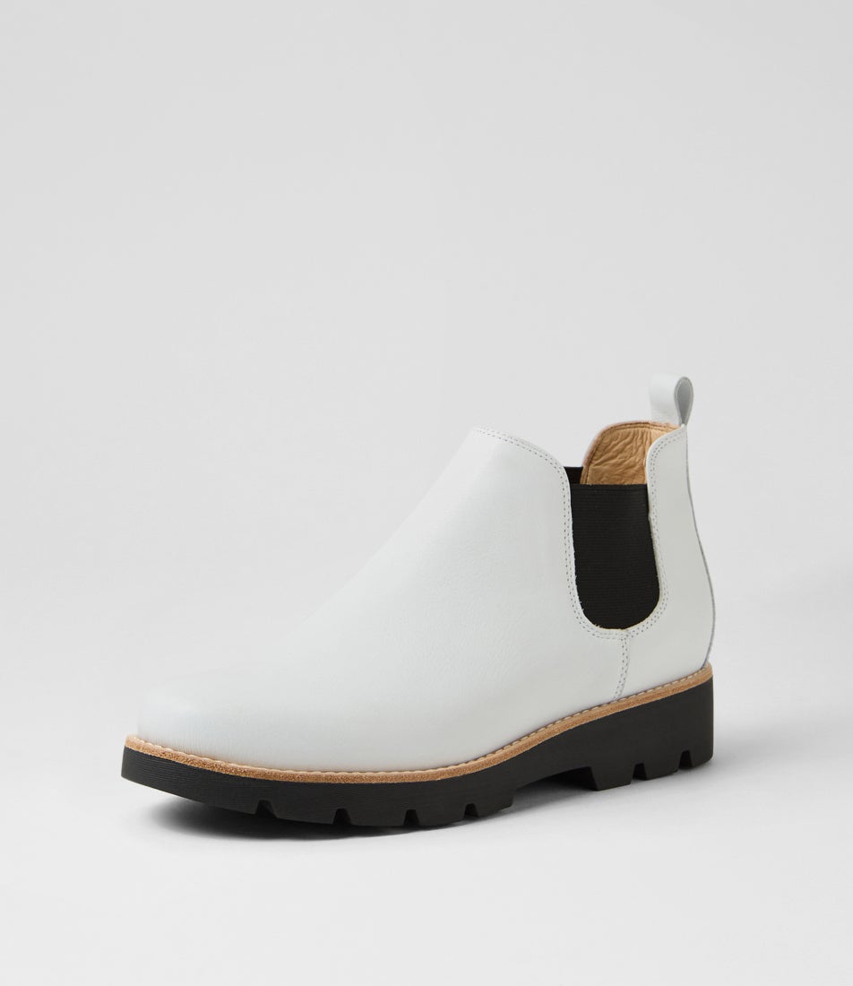 Draria Winter White Black Leather Chelsea Boots