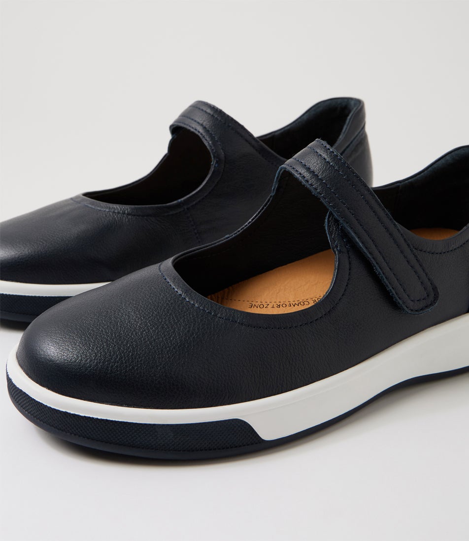 Aitch Xf Navy Leather Flat Shoes