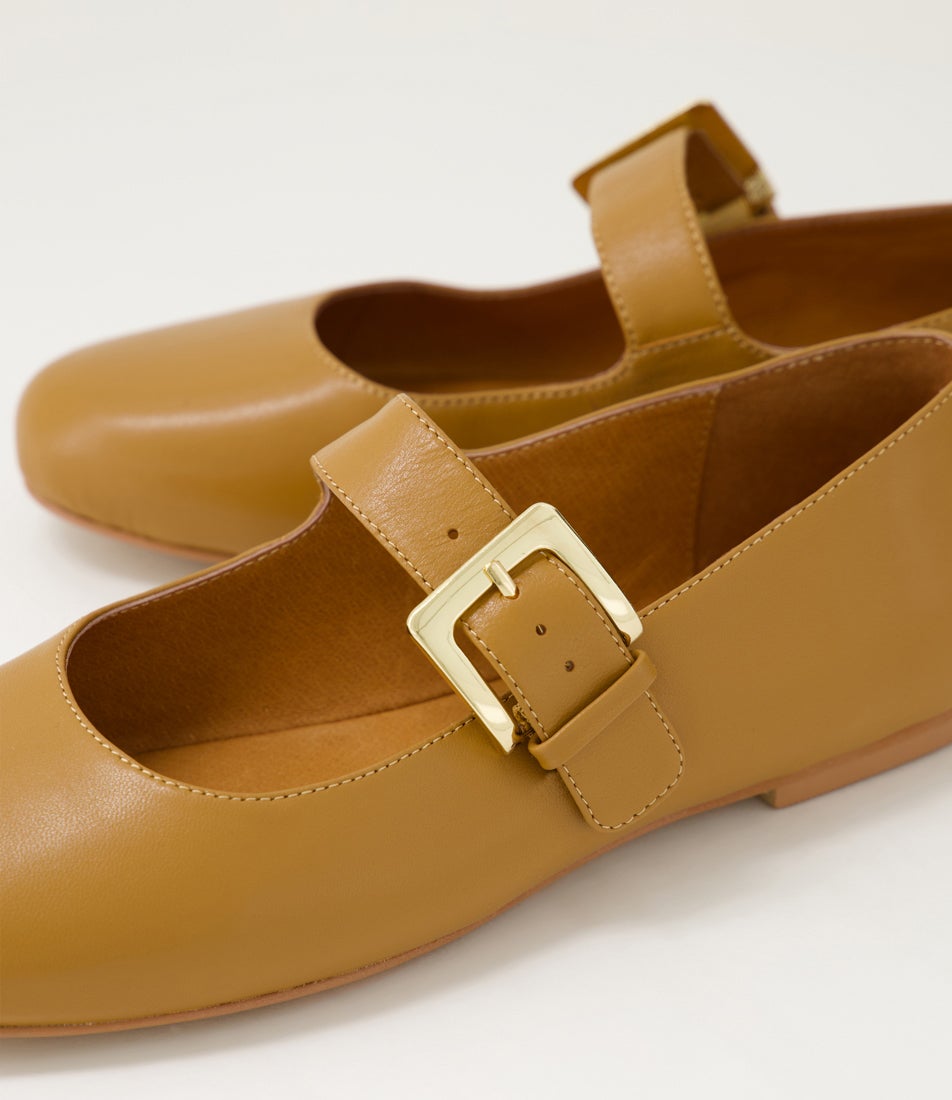 Ranilla Dark Tan Leather Flat Shoes