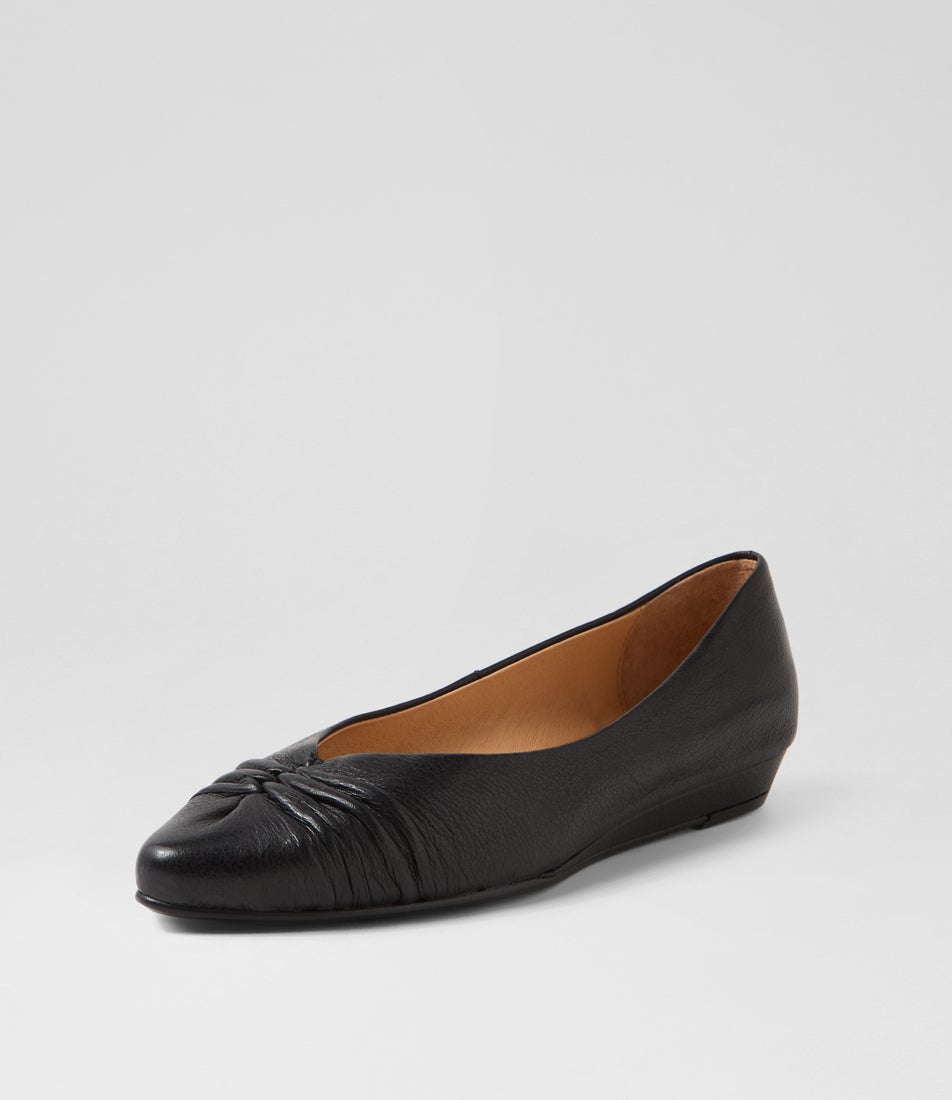 Carlas Black Leather Flat Shoes