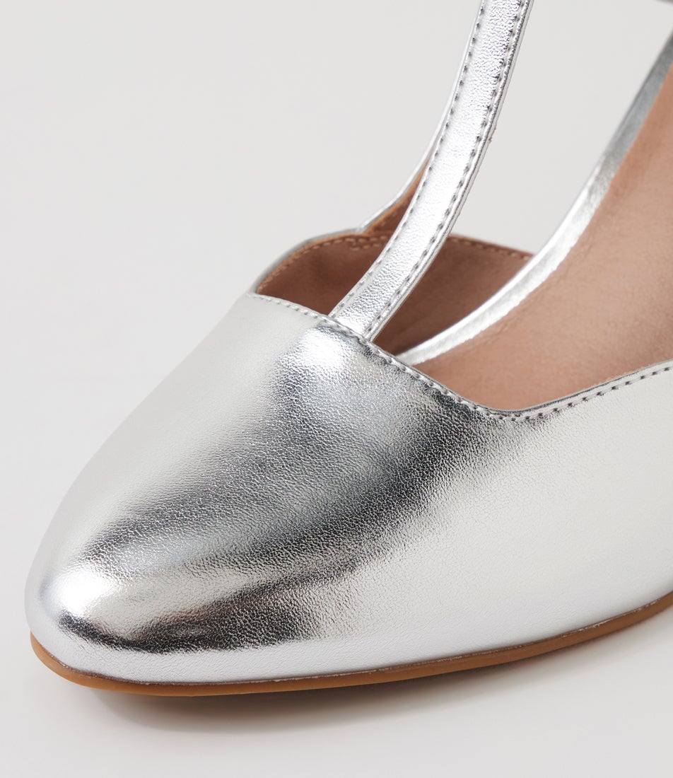 Ilien W Silver Heels