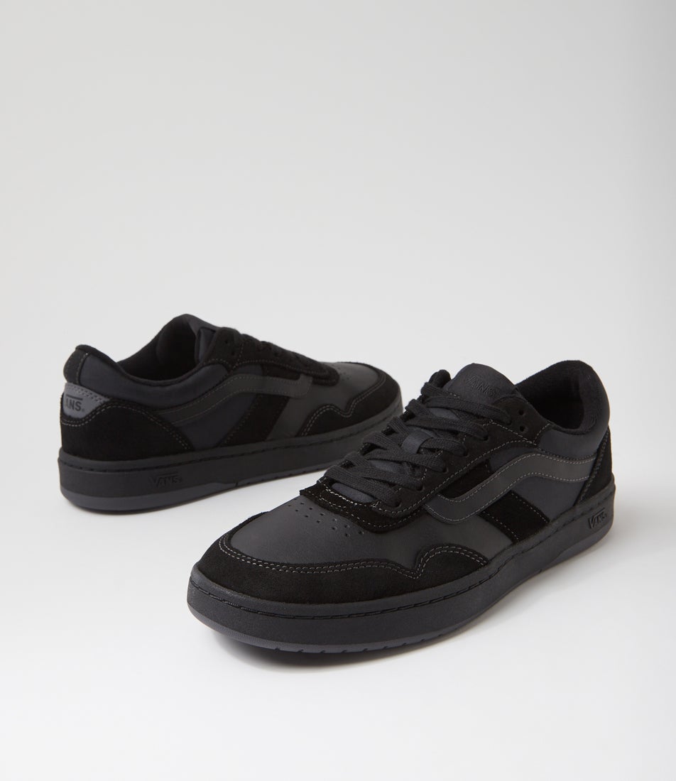 Cruze 3 M Black Suede Leather Sneakers Cruze 3 M Black Suede Leather Sneakers