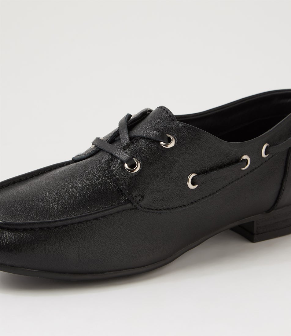 Tibyl Black Leather Flat Shoes