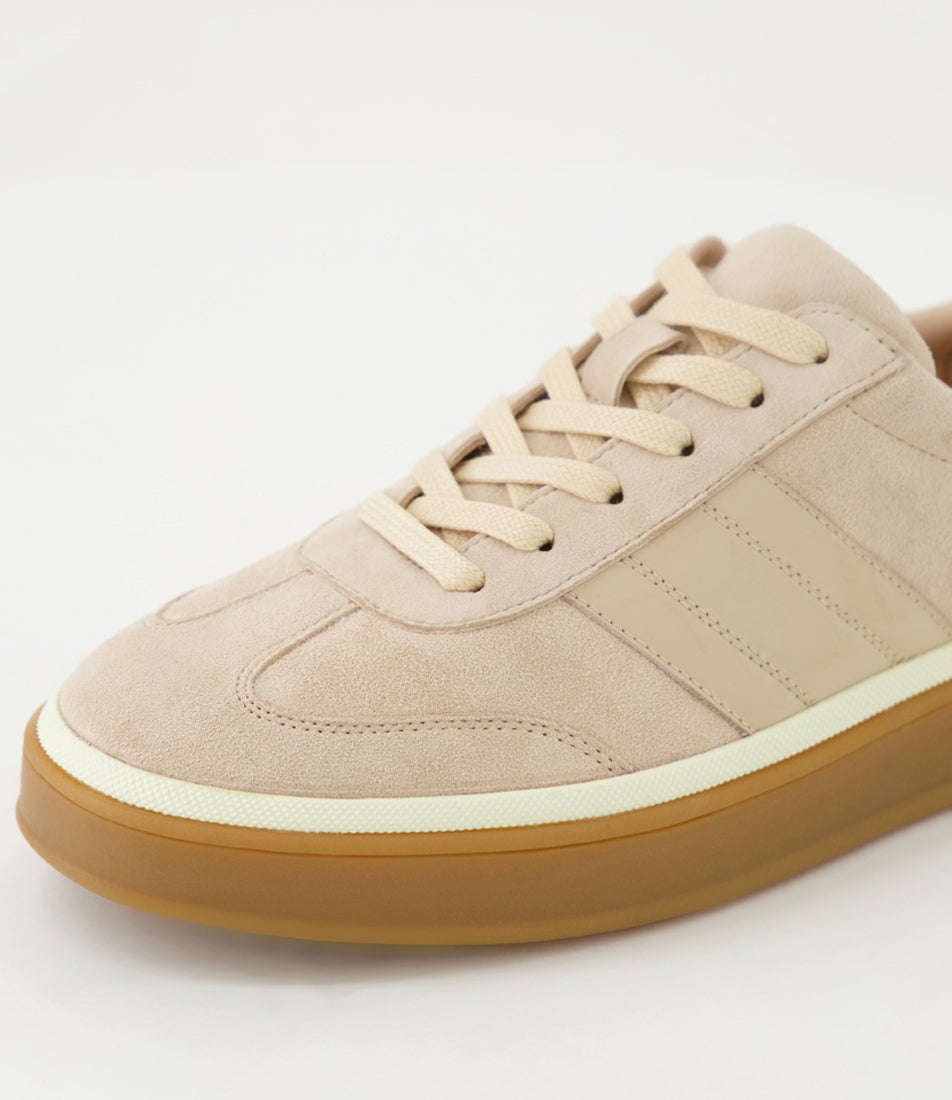 Prayda Blush Multi Sneakers