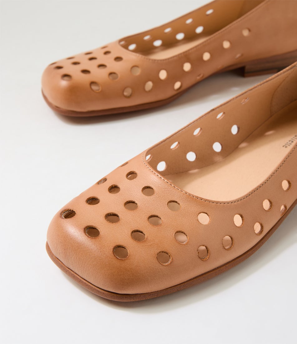 Gibons Tan Leather Ballet Flats