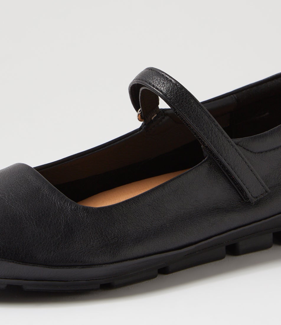 Valuable Black Leather Flats