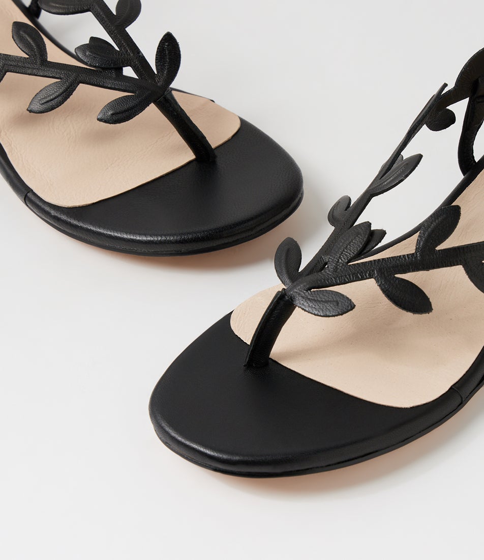 Kamari Black Leather Thongs