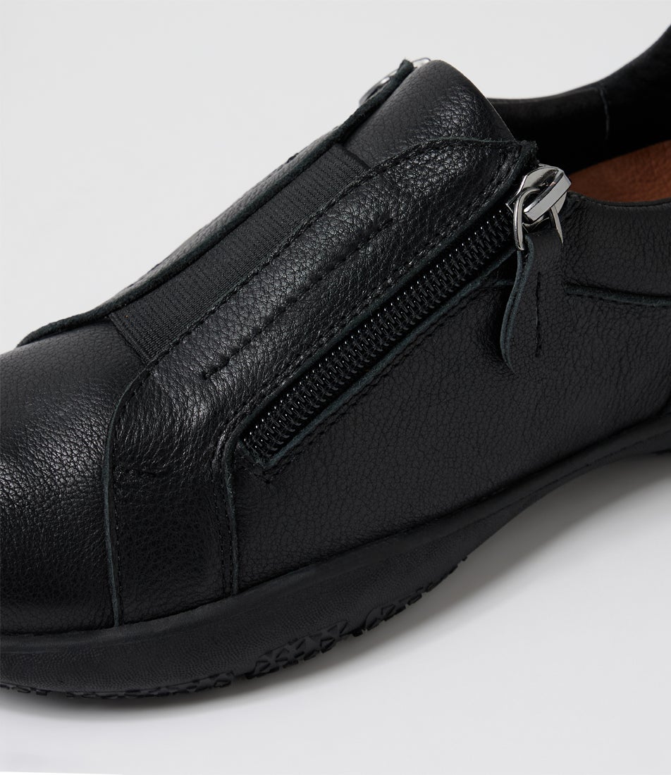 Sloanis Black Leather Flat Shoes